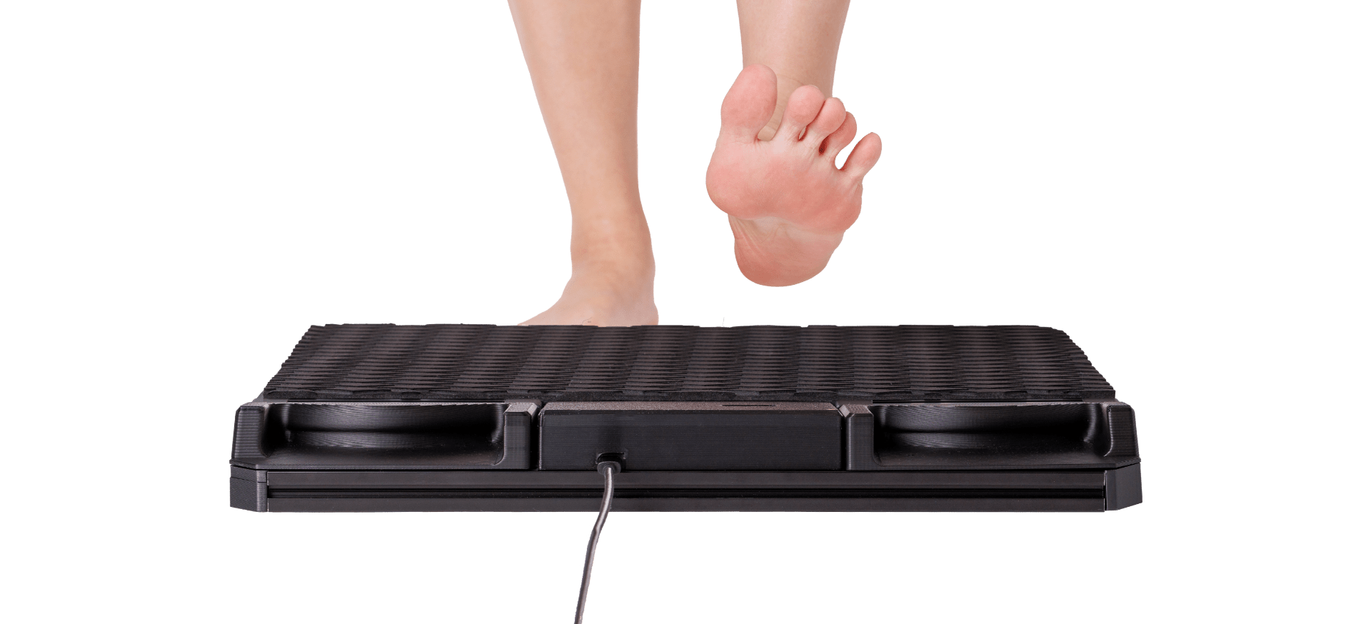 ハジチェック機器に今から乗ろうとしている場面